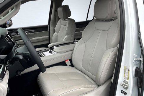 Used 2024 Jeep Wagoneer L 4WD w/ Premium Group I image 25