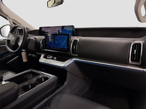 New 2025 Ford Expedition Max Platinum image 30