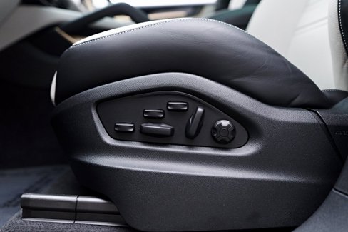 Used 2025 Porsche Cayenne GTS image 44
