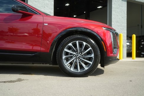 Used 2024 Cadillac Lyriq Sport image 3