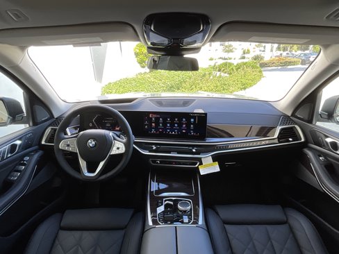 New 2026 BMW X7 xDrive40i w/ Premium Package image 12