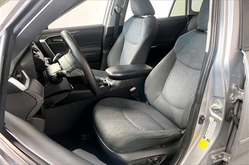 Used 2019 Toyota RAV4 XLE image 25