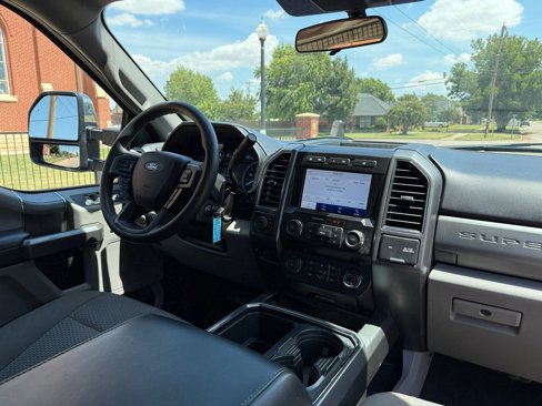 Used 2020 Ford F350 XLT w/ XLT Premium Package image 3