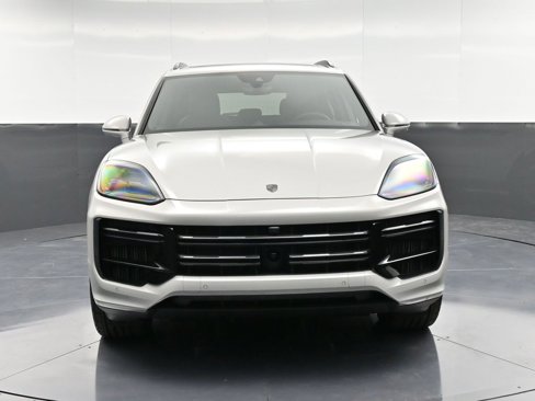 New 2025 Porsche Cayenne Turbo image 11