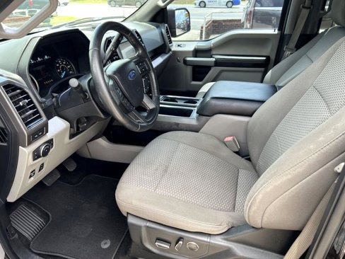 Used 2018 Ford F150 XLT w/ Equipment Group 302A Luxury image 9