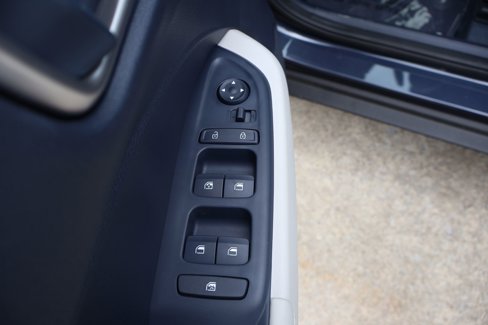 New 2025 Hyundai Venue Limited image 17