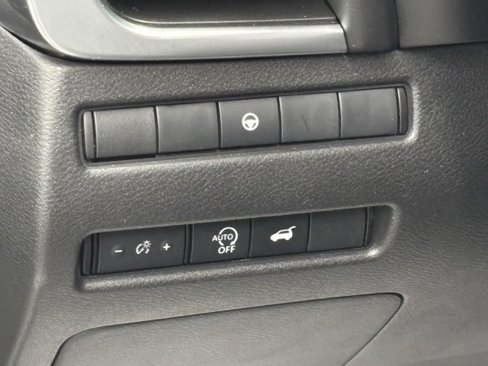Used 2025 Nissan Rogue SV image 15