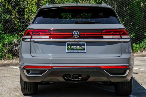 Used 2024 Volkswagen Atlas Cross Sport SE w/ Panoramic Sunroof Package image 18