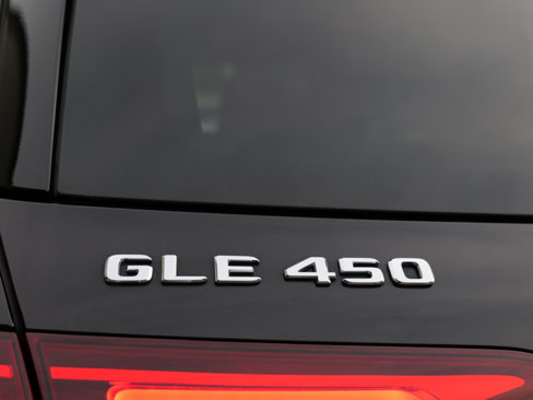 Used 2022 Mercedes-Benz GLE 450 4MATIC w/ AMG Line Exterior image 64
