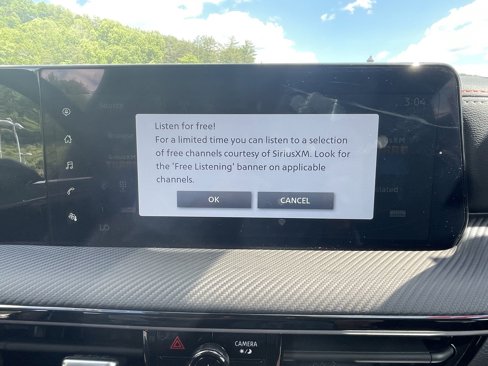 Used 2025 Nissan Kicks SR w/ Illumination Package image 17