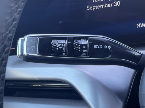New 2026 Cadillac Vistiq Sport image 30