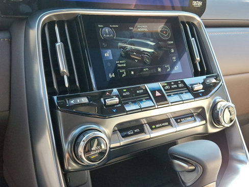 New 2025 Lexus LX 600 4WD w/ Luxury Package image 10