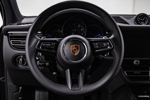 Used 2024 Porsche Macan image 14