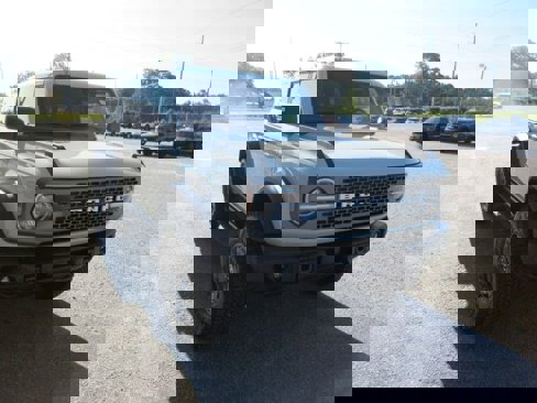New 2025 Ford Bronco Badlands image 7