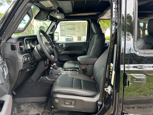 New 2025 Jeep Wrangler Unlimited Rubicon image 16