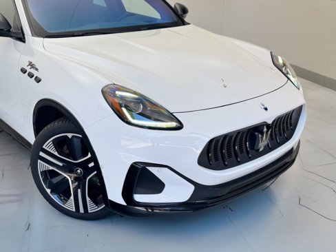 New 2025 Maserati Grecale Folgore image 27