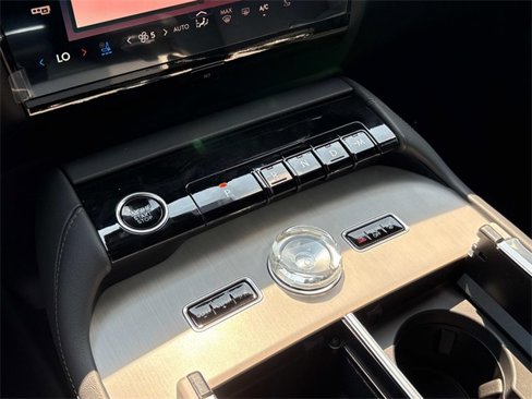 New 2025 Lincoln Navigator Reserve w/ Jet Appearance Package image 32
