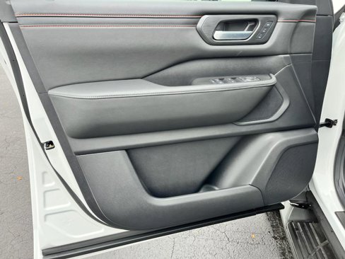 New 2025 Nissan Armada PRO-4X w/ Pro-4X Premium Package image 9