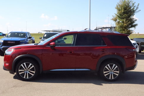 Used 2022 Nissan Pathfinder Platinum w/ Cargo Package image 4