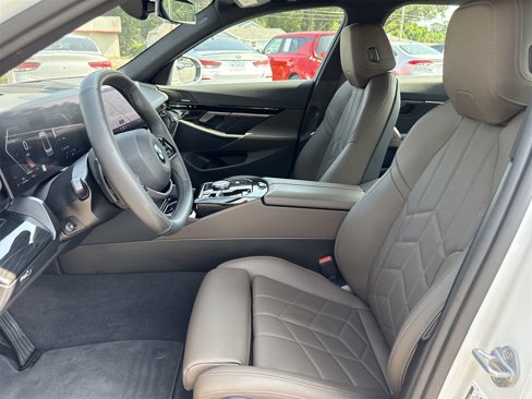 Used 2024 BMW 530i image 9