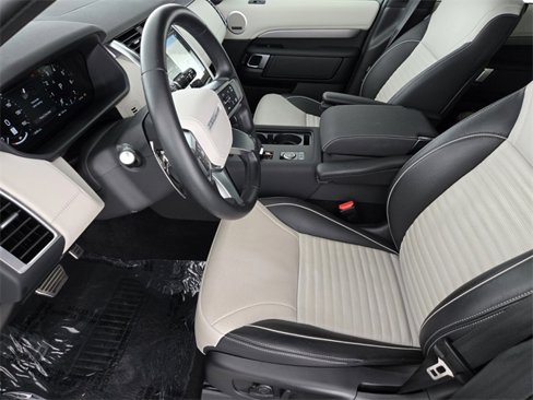 Certified 2024 Land Rover Discovery Dynamic SE image 10