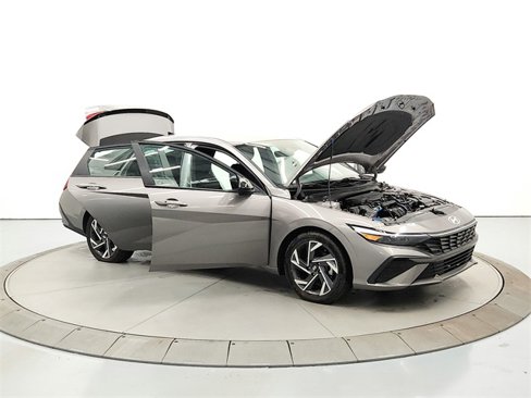 Used 2025 Hyundai Elantra Sport w/ Cargo Package image 10