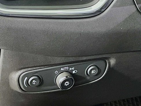 Used 2020 Chevrolet Equinox LT image 8