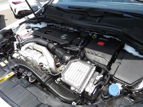 Used 2025 Mercedes-Benz GLA 250 4MATIC image 7