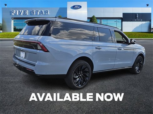 Used 2025 Lincoln Navigator L Reserve w/ Jet Appearance Package image 8