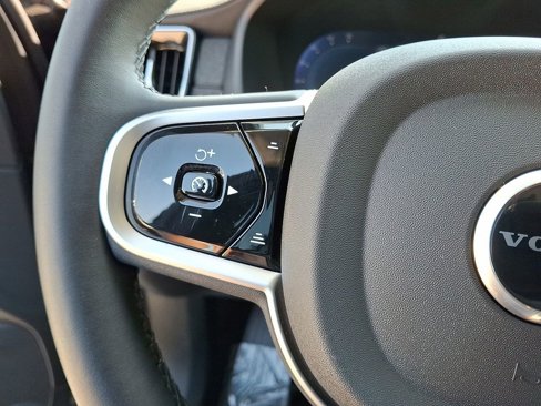 Certified 2025 Volvo XC90 B6 Plus image 19