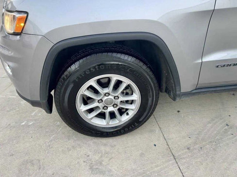Used 2018 Jeep Grand Cherokee Laredo image 29