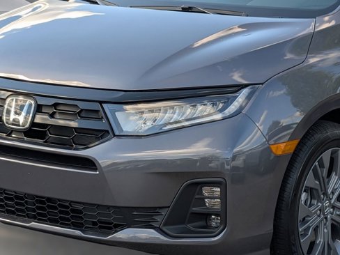 New 2026 Honda Odyssey Touring image 11
