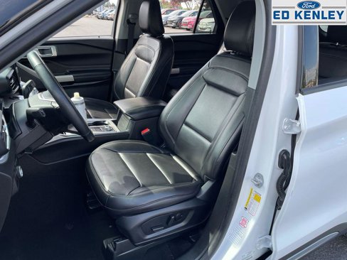 Used 2023 Ford Explorer XLT w/ Equipment Group 202A image 3