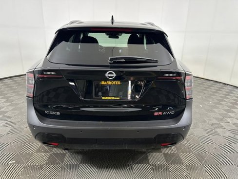 Certified 2025 Nissan Kicks SR image 4