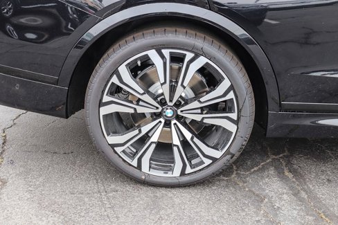 New 2026 BMW X7 M60i image 12