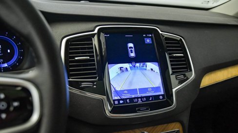 Certified 2025 Volvo XC90 B6 Plus image 29