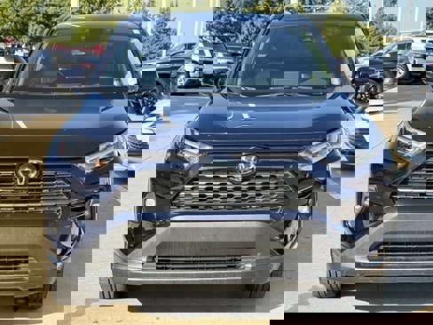 Used 2024 Toyota RAV4 XLE Premium image 8