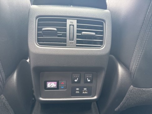 Used 2022 Nissan Rogue Platinum w/ Head-Up Display Package image 37