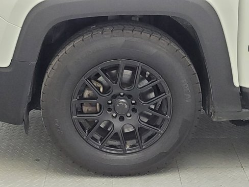 Used 2017 Jeep Renegade Altitude image 31