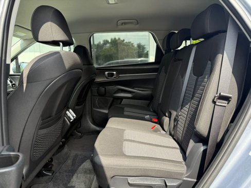 Used 2021 Kia Sorento LX image 16