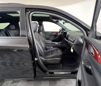 New 2026 Chevrolet Traverse RS w/ LPO, Floor Liner Package image 5