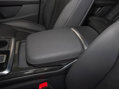 Certified 2025 Audi Q8 Premium image 33