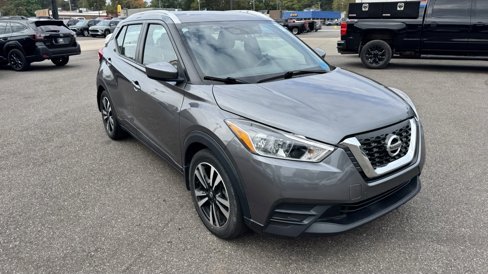 Used 2018 Nissan Kicks SV image 2