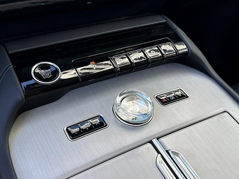 New 2025 Lincoln Navigator Reserve image 28