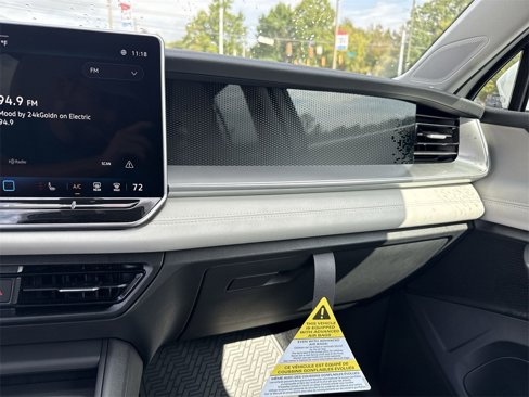 New 2025 Volkswagen Tiguan SE image 11