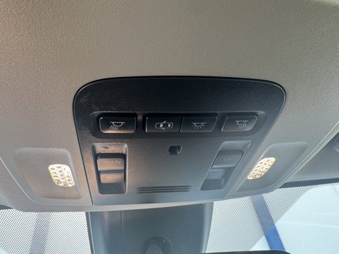 Used 2018 Toyota Camry SE image 19