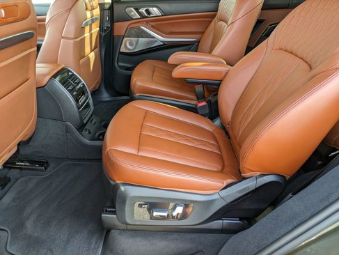 Used 2023 BMW X7 xDrive40i w/ Premium Package image 28