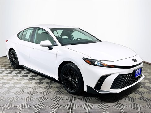 Certified 2025 Toyota Camry SE w/ Convenience Package image 1