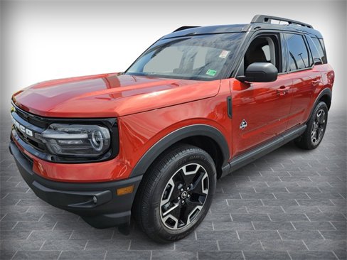 Used 2023 Ford Bronco Sport Outer Banks w/ Tech Package image 3
