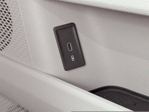 New 2025 Volkswagen ID. Buzz Pro S Plus image 24